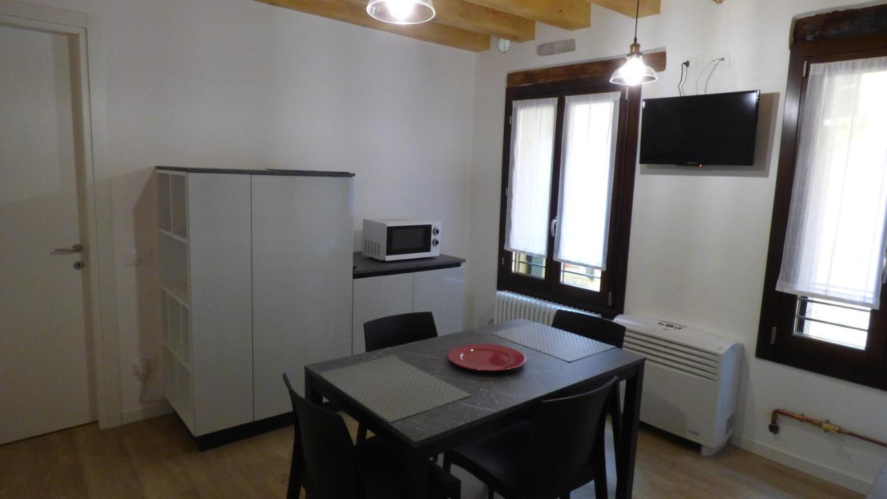 베니스 Casa Moderna A Due Passi Da Rialto 아파트 외부 사진